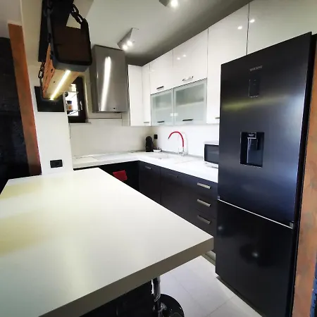 Center Apartment *